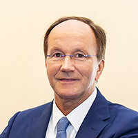 Mag. Ernst Minar, Inhaber der Nobelkette John Harris